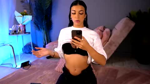 Snapshot of betsygonzale chatting on September 19, 4:11 am Betty online show from September 19, 4:11 am
