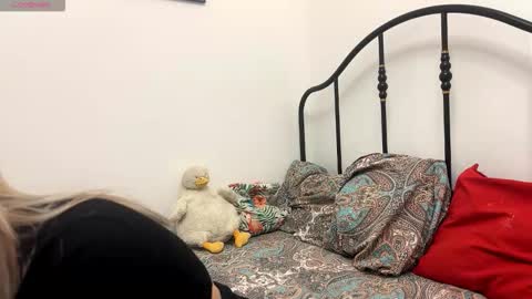 BlondeReka ITS MY 1st DAY HERE online show from December 18, 4:56 pm