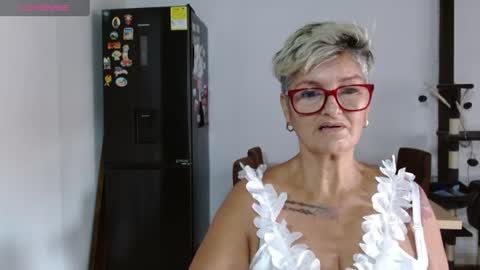 bibiana online show from June 15, 1:22 pm