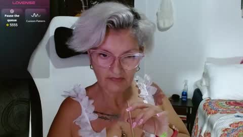 bibiana online show from April 13, 9:48 pm