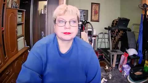 BeverlyQCynia online show from November 1, 12:20 pm