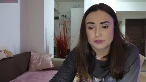   BeyonceDoll       Twitter DollBeyonce    online show from February 24, 10:08 pm