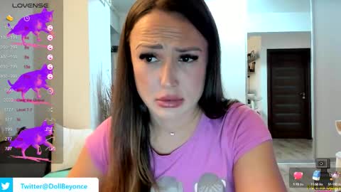 Snapshot of beyoncedoll chatting on October 9, 6:12 pm BeyonceDoll Twitter DollBeyonce online show from October 9, 6:12 pm