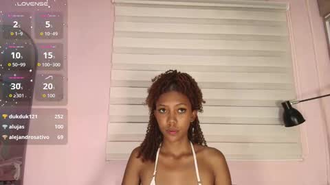 Snapshot of biancaa__18 chatting on October 8, 7:18 pm biancaa__18 online show from October 8, 7:18 pm