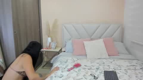 Snapshot of biancaboobs22 chatting on December 6, 2:13 am bianca online show from December 6, 2:13 am