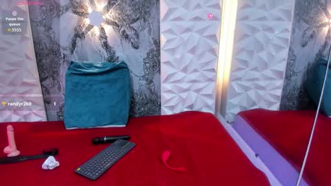 Snapshot of biancamoon88 chatting on October 1, 3:50 pm Im Bianca online show from October 1, 3:50 pm