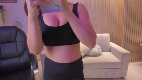 Snapshot of biancapierce_ chatting on January 29, 10:58 am Bianca Pierce online show from January 29, 10:58 am