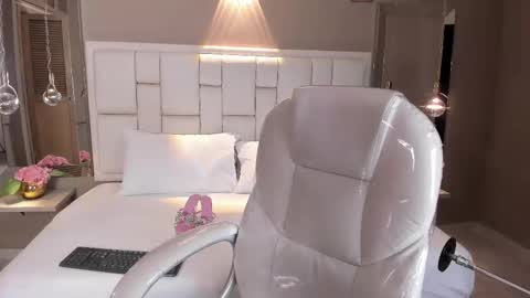 Snapshot of biancax_ chatting on March 4, 3:22 am Hi Im Bianca online show from March 4, 3:22 am