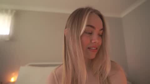 Snapshot of bibi_it_is chatting on October 5, 1:43 am Bibi online show from October 5, 1:43 am