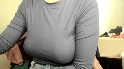 bigb00tijudy online show from December 5, 6:20 pm