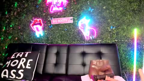 bigbuttsarena online show from December 13, 5:05 am