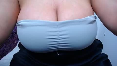  Sunny   online show from June 13, 3:04 am