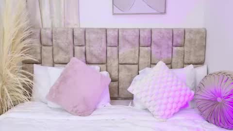Snapshot of biiancasimons_ chatting on September 24, 7:46 pm online show from September 24, 7:46 pm
