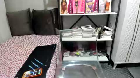 bisex woman online show from July 18, 11:07 pm