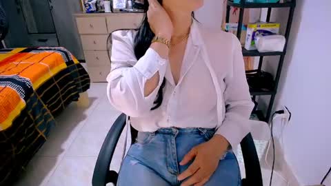 bittermomxxx online show from May 11, 5:21 pm