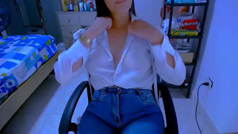 bittermomxxx online show from April 29, 6:46 pm