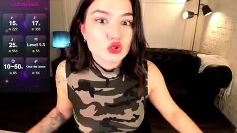 Snapshot of black_pant3r chatting on September 10, 2:33 am Mon Mon online show from September 10, 2:33 am