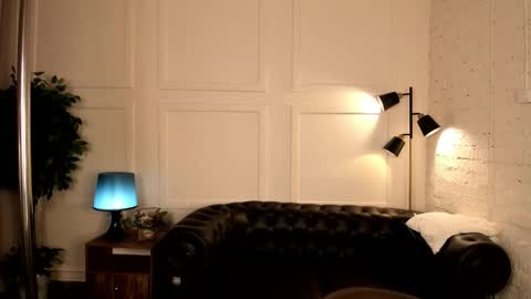 Snapshot of black_pant3r chatting on September 19, 3:05 am Mon Mon online show from September 19, 3:05 am