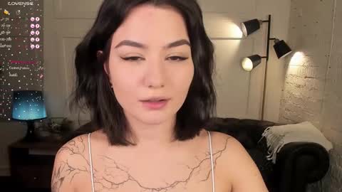 Snapshot of black_pant3r chatting on October 13, 2:47 am Mon Mon online show from October 13, 2:47 am