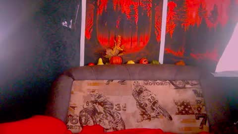 Kristin online show from November 8, 6:24 pm