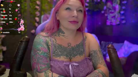 Snapshot of blackedbarbie chatting on October 8, 6:56 pm Alice online show from October 8, 6:56 pm