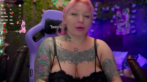 Snapshot of blackedbarbie chatting on October 17, 8:01 pm Alice online show from October 17, 8:01 pm