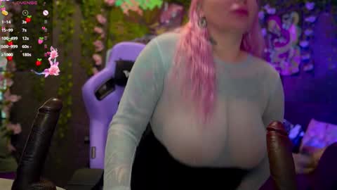 Snapshot of blackedbarbie chatting on October 11, 8:22 pm Alice online show from October 11, 8:22 pm