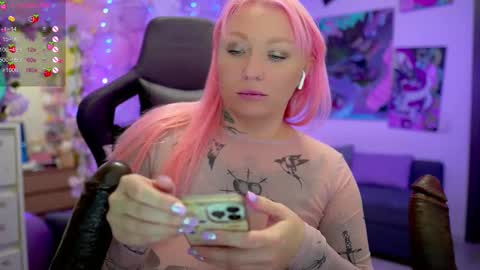 Snapshot of blackedbarbie chatting on February 23, 7:01 pm Alice online show from February 23, 7:01 pm