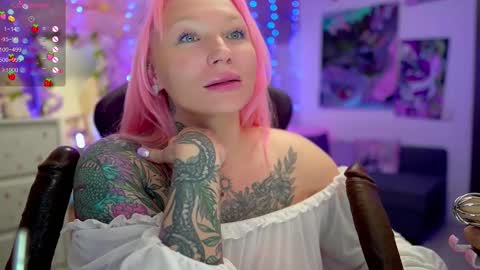 Snapshot of blackedbarbie chatting on February 11, 7:48 pm Alice online show from February 11, 7:48 pm