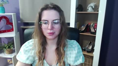 Snapshot of blackrosezoey chatting on February 25, 5:41 am Z O E Y online show from February 25, 5:41 am