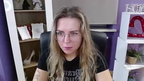 Snapshot of blackrosezoey chatting on October 15, 4:59 am Z O E Y online show from October 15, 4:59 am
