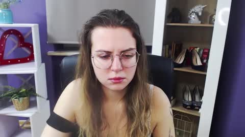 Snapshot of blackrosezoey chatting on February 13, 5:16 am Z O E Y online show from February 13, 5:16 am