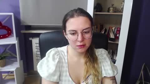 Snapshot of blackrosezoey chatting on January 18, 5:31 am Z O E Y online show from January 18, 5:31 am