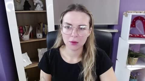 Snapshot of blackrosezoey chatting on October 21, 4:38 am Z O E Y online show from October 21, 4:38 am