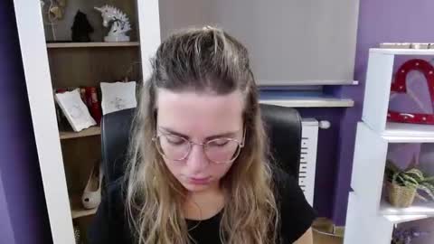 Snapshot of blackrosezoey chatting on October 7, 5:01 am Z O E Y online show from October 7, 5:01 am
