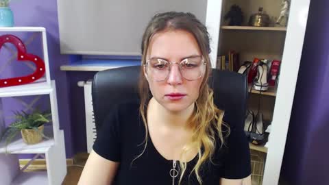 Snapshot of blackrosezoey chatting on December 23, 7:17 am Z O E Y online show from December 23, 7:17 am