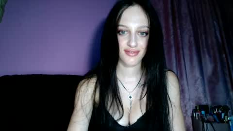 Ivy online show from July 3, 8:48 pm