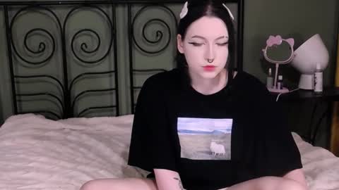 Snapshot of blacky_tea chatting on September 13, 11:24 pm blacky_tea online show from September 13, 11:24 pm