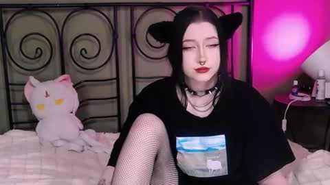 Snapshot of blacky_tea chatting on October 17, 10:13 pm blacky_tea online show from October 17, 10:13 pm