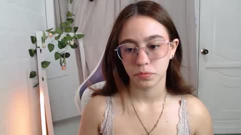   online show from November 25, 3:03 pm