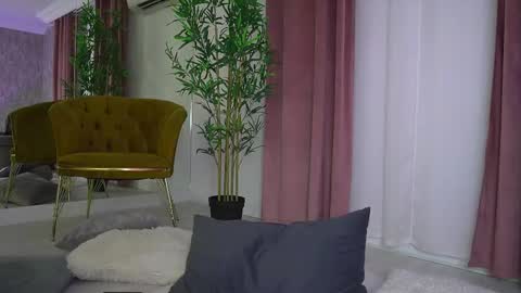 blakmy online show from December 18, 5:34 am