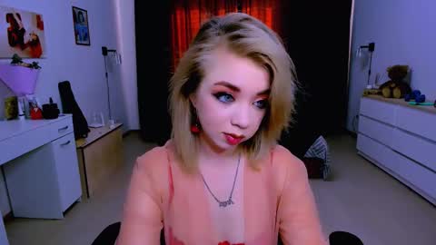 Snapshot of blinkofeyess chatting on September 30, 7:25 am Nicole online show from September 30, 7:25 am