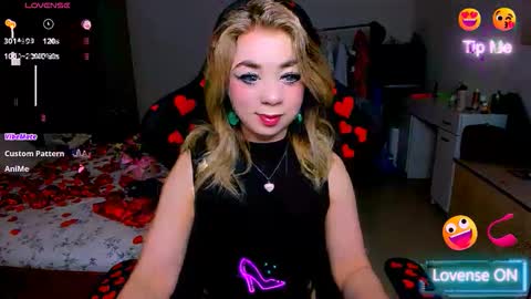 Nicole online show from February 18, 5:28 am