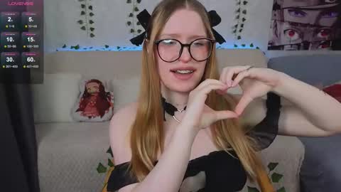 Snapshot of bliss_page2 chatting on September 16, 9:17 am Mona brown and Lana blonde online show from September 16, 9:17 am