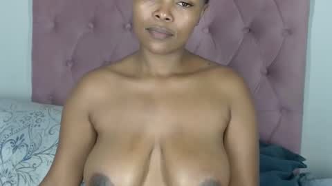 Snapshot of blissbaetrue chatting on October 26, 9:05 am BlissbaeTRUE online show from October 26, 9:05 am