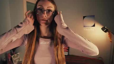  LiLy online show from September 18, 3:10 pm