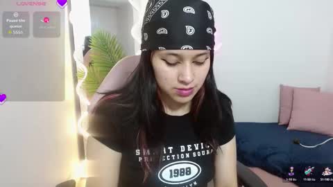 Snapshot of blithz_tay chatting on September 16, 11:51 am blithz_tay online show from September 16, 11:51 am