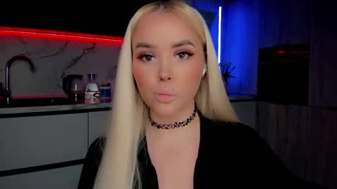 Snapshot of blond_diamond chatting on January 15, 3:54 am Lana online show from January 15, 3:54 am