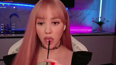 Snapshot of blond_diamond chatting on September 22, 7:40 am Lana online show from September 22, 7:40 am