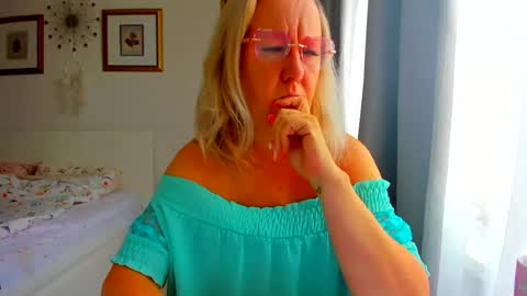 Nicole online show from July 29, 3:39 am